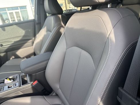 New 2026 Subaru Outback Limited AWD/4WD image 9