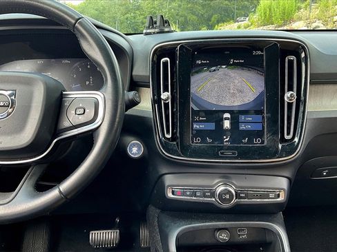 Used 2019 Volvo XC40 T5 Inscription image 30