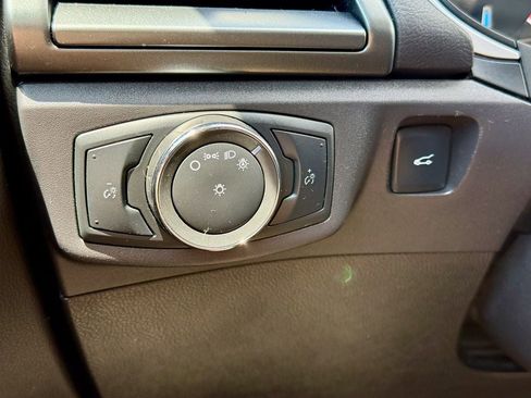Used 2015 Ford Fusion SE FWD image 21