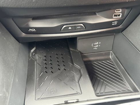 New 2026 Chrysler Pacifica Pinnacle image 18