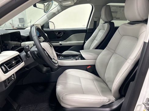 New 2026 Lincoln Aviator AWD image 10
