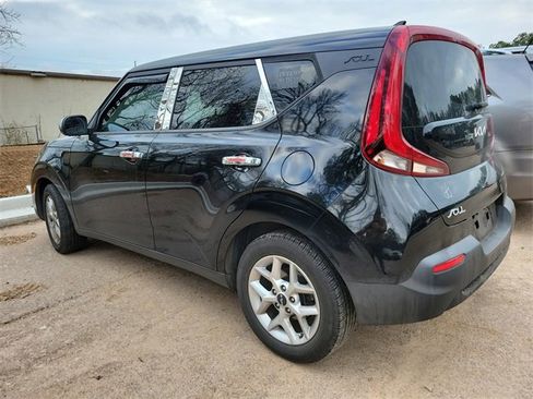 Used 2022 Kia Soul LX w/ Technology Package image 4