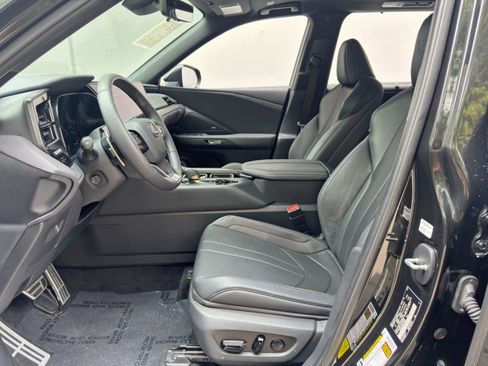 Used 2024 Lexus TX 500h AWD w/ Technology Package image 17