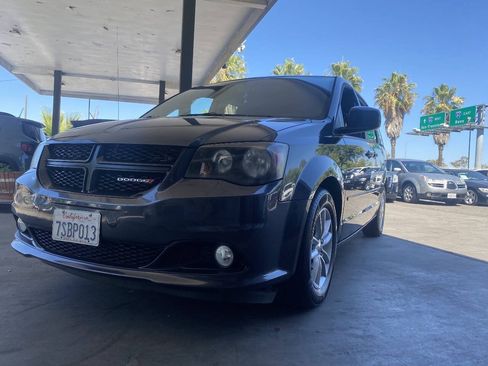 Used 2014 Dodge Grand Caravan R/T w/ Driver Convenience Group FWD image 2