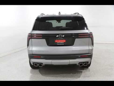 Used 2025 Chevrolet Traverse LT w/ Driver Confidence Package FWD image 20