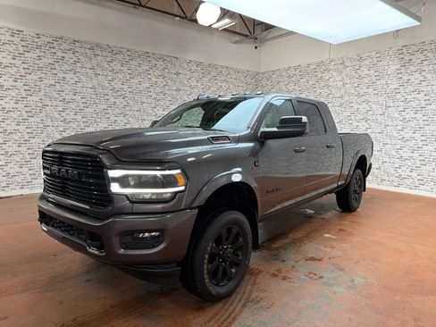 Used 2021 RAM 2500 Laramie w/ Night Edition AWD/4WD image 3
