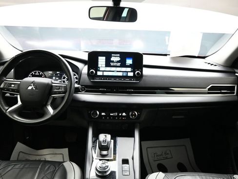 Used 2022 Mitsubishi Outlander SE FWD image 12
