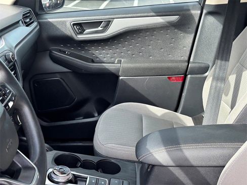 Used 2020 Ford Escape S image 10