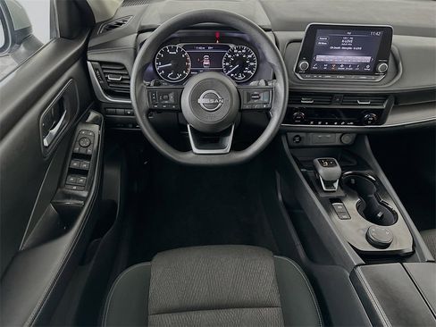 Used 2024 Nissan Rogue SV image 22