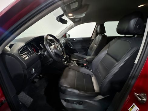Used 2019 Volkswagen Tiguan SE FWD image 14