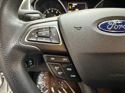 Used 2017 Ford Focus SE FWD image 23