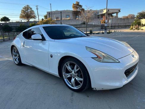 Used 2010 Nissan 370Z Touring w/ Sport Pkg image 6