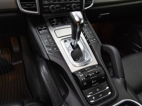 Used 2011 Porsche Cayenne Turbo AWD/4WD image 20