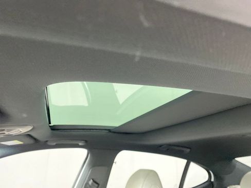 Used 2022 Genesis G70 2.0T w/ Prestige Package image 10