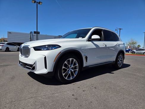 Used 2025 BMW X5 xDrive50e w/ Climate Comfort Package image 2
