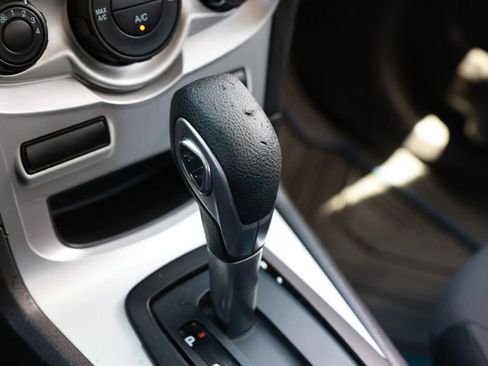 Used 2015 Ford Fiesta SE FWD image 37
