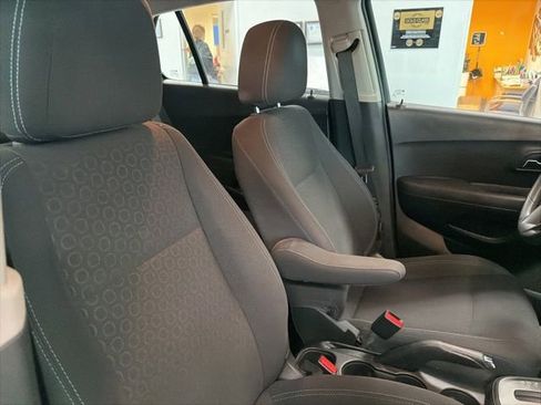 Used 2016 Chevrolet Trax LS w/ LPO, Cargo Package FWD image 26