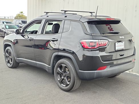 Used 2019 Jeep Compass Latitude w/ Popular Equipment Group FWD image 5