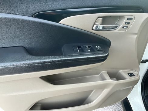 Used 2017 Honda Pilot Elite image 29