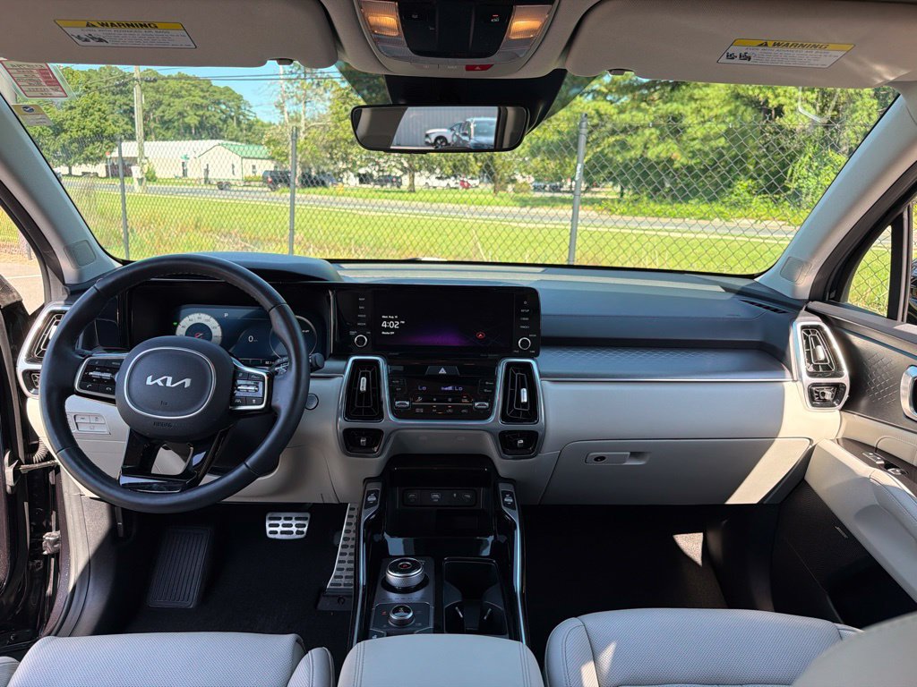 Certified 2024 Kia Sorento SX Prestige AWD/4WD image 7