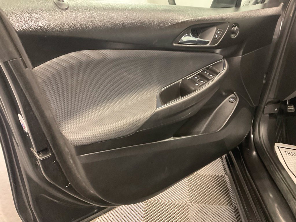 Used 2016 Chevrolet Cruze LT w/ Convenience Package FWD image 9