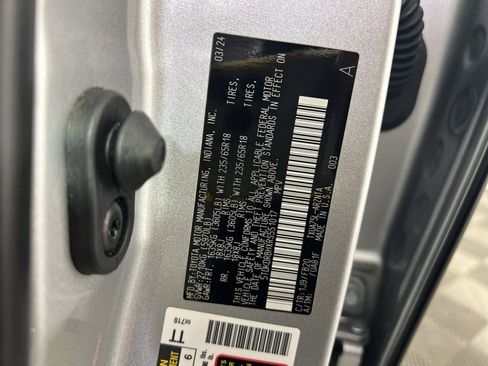 Used 2024 Toyota Highlander LE image 31