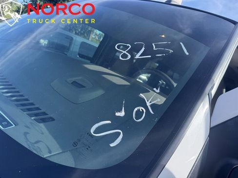 Used 2020 Chevrolet Express 3500 LT w/ LT Preferred Equipment Group image 28