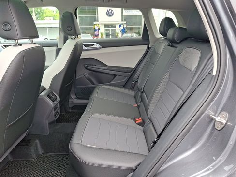 New 2026 Volkswagen Taos SE AWD/4WD image 6