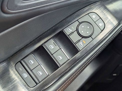 Used 2025 Nissan Rogue SV AWD/4WD image 24