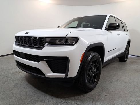 New 2026 Jeep Grand Cherokee L 2WD image 3