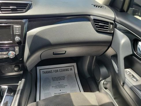 Certified 2021 Nissan Rogue Sport SV FWD image 18