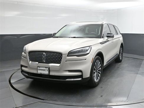 Used 2022 Lincoln Aviator Reserve w/ Class IV Trailer Tow Package image 30