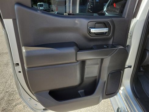 Used 2021 Chevrolet Silverado 1500 LT image 39