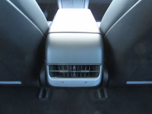 Used 2022 Tesla Model 3 Standard Range image 27