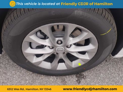 New 2026 Chrysler Pacifica Select image 9