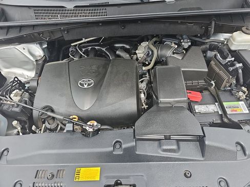 Used 2019 Toyota Highlander XLE AWD/4WD image 38
