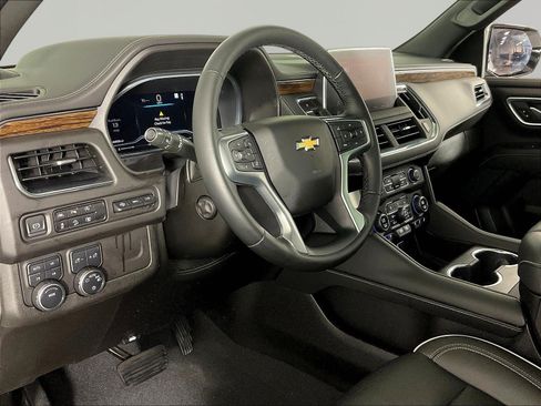 Used 2023 Chevrolet Tahoe Premier AWD/4WD image 17