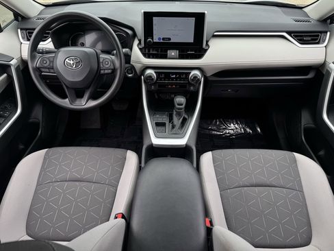 Used 2025 Toyota RAV4 XLE w/ Convenience Package FWD image 10