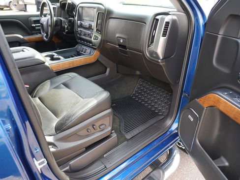 Used 2017 Chevrolet Silverado 1500 LTZ w/ LTZ Plus Package AWD/4WD image 29