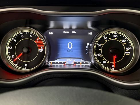 Used 2016 Jeep Cherokee Limited image 12