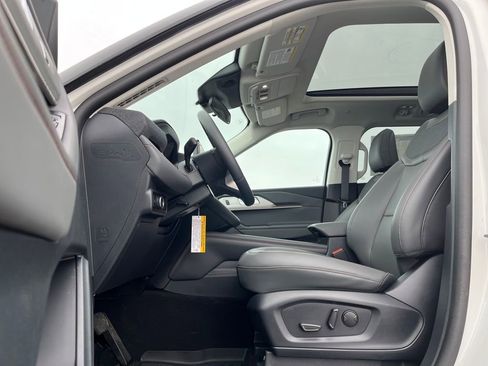 New 2026 Ford Explorer Active w/ Active Comfort Package image 9