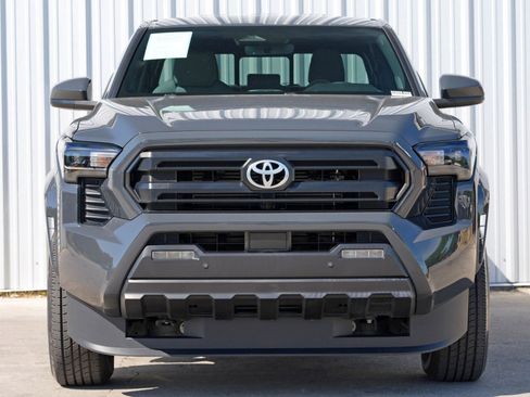 Used 2024 Toyota Tacoma SR5 w/ SR5 Upgrade Package image 7