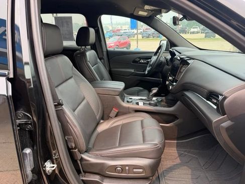 Used 2023 Chevrolet Traverse RS w/ LPO, Floor Liner Package AWD/4WD image 20