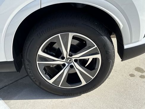 Used 2025 Lexus RX 350 Premium w/ Accessory Package (Z1) FWD image 31