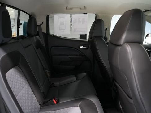 Used 2019 Chevrolet Colorado Z71 w/ Z71 Midnight Edition image 16