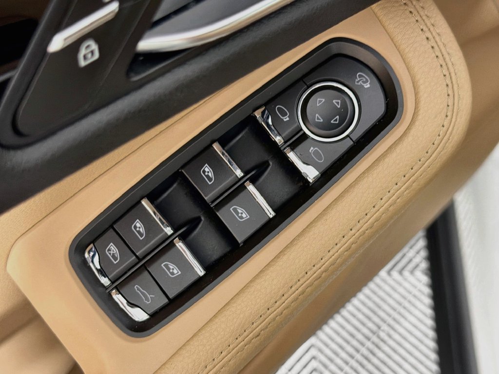 Certified 2023 Porsche Macan AWD/4WD image 20