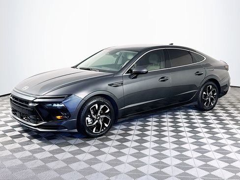Used 2024 Hyundai Sonata SEL FWD image 4