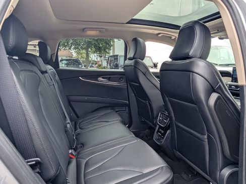 Used 2022 Lincoln Nautilus Reserve w/ Equipment Group 201A image 16