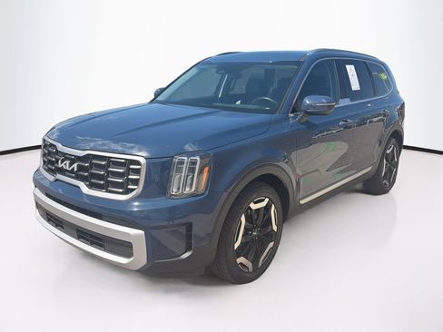 Used 2025 Kia Telluride S AWD/4WD image 3