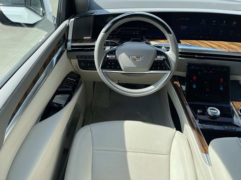 Certified 2025 Cadillac Escalade Sport Platinum image 14